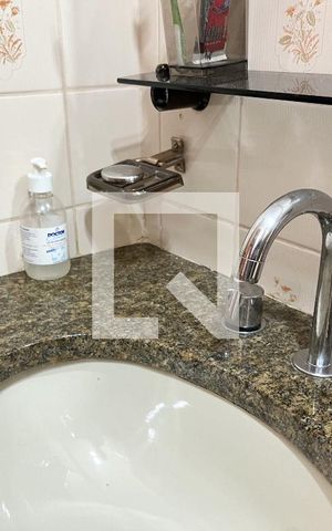 Apartamento à venda com 80m², 3 quartos e 1 vaga Apartamento à venda com 80m², 3 quartos e 1 vagaBanheiro 2
