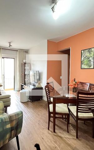 Apartamento à venda com 80m², 3 quartos e 1 vaga Apartamento à venda com 80m², 3 quartos e 1 vagaSala