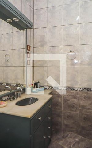 Apartamento à venda com 151m², 3 quartos e 1 vaga Apartamento à venda com 151m², 3 quartos e 1 vagaBanheiro Social