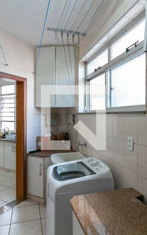 Apartamento à venda com 150m², 4 quartos e 2 vagas Apartamento à venda com 150m², 4 quartos e 2 vagasÁrea de Serviço