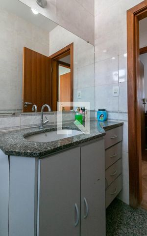 Apartamento à venda com 150m², 4 quartos e 2 vagas Apartamento à venda com 150m², 4 quartos e 2 vagasBanheiro Social