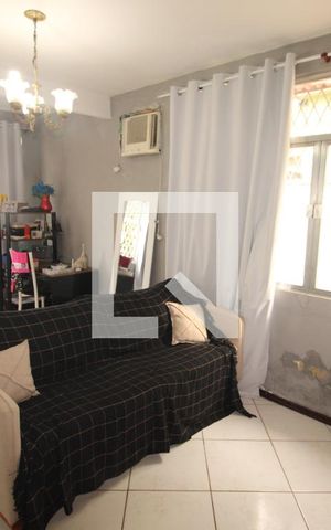 Casa à venda com 0m², 3 quartos e 3 vagasSala