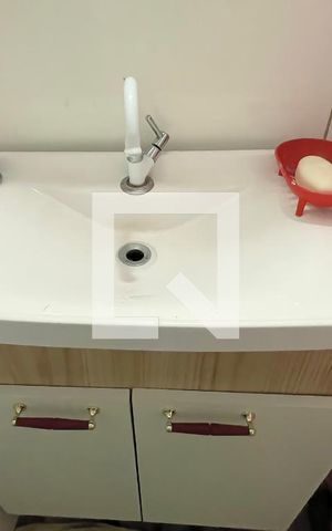 Casa à venda com 60m², 2 quartos e 1 vaga Casa à venda com 60m², 2 quartos e 1 vagaBanheiro