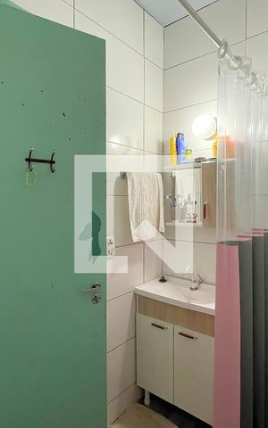 Casa à venda com 60m², 2 quartos e 1 vaga Casa à venda com 60m², 2 quartos e 1 vagaBanheiro
