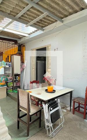 Casa à venda com 60m², 2 quartos e 1 vaga Casa à venda com 60m², 2 quartos e 1 vagaÁrea externa