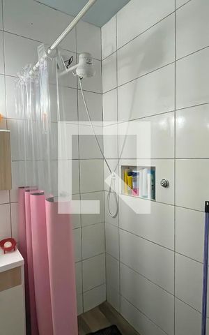 Casa à venda com 60m², 2 quartos e 1 vaga Casa à venda com 60m², 2 quartos e 1 vagaBanheiro