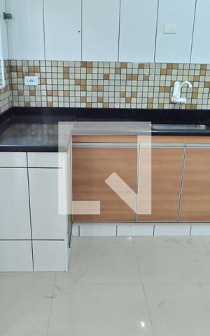 Casa para alugar com 90m², 3 quartos e 2 vagasCozinha