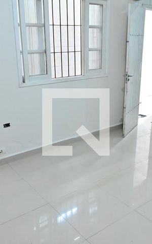 Casa para alugar com 90m², 3 quartos e 2 vagassala