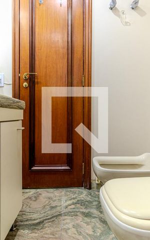 Apartamento para alugar com 245m², 4 quartos e 3 vagasBanheiro da Suíte 1
