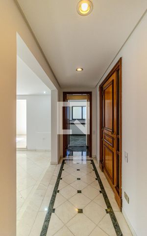 Apartamento para alugar com 245m², 4 quartos e 3 vagasEntrada