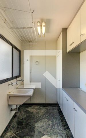 Apartamento para alugar com 245m², 4 quartos e 3 vagasÁrea de Serviço