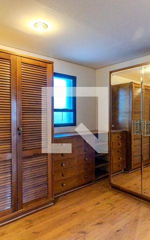 Apartamento para alugar com 245m², 4 quartos e 3 vagasCloset da Suíte 3