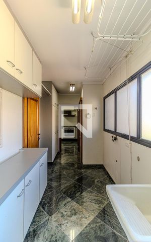 Apartamento para alugar com 245m², 4 quartos e 3 vagasÁrea de Serviço