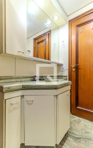 Apartamento para alugar com 245m², 4 quartos e 3 vagasBanheiro da Suíte 1