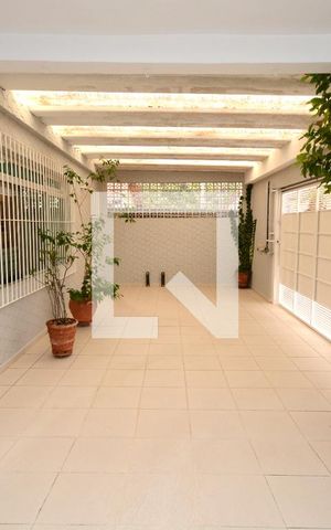 Casa à venda com 167m², 4 quartos e 2 vagasGaragem