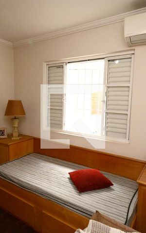 Casa à venda com 167m², 4 quartos e 2 vagasQuarto 4