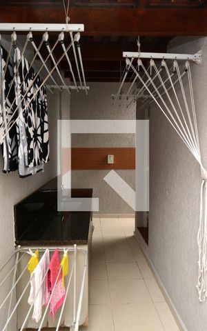 Casa à venda com 167m², 4 quartos e 2 vagasÁrea de Serviço