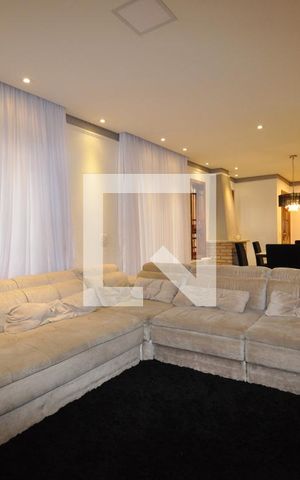 Casa para alugar com 300m², 3 quartos e 3 vagasSala