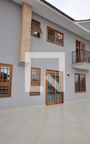 Casa para alugar com 300m², 3 quartos e 3 vagasFachada