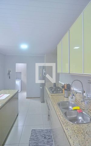 Casa à venda com 132m², 3 quartos e 5 vagas Casa à venda com 132m², 3 quartos e 5 vagasCozinha