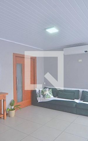 Casa à venda com 132m², 3 quartos e 5 vagas Casa à venda com 132m², 3 quartos e 5 vagasSala 1