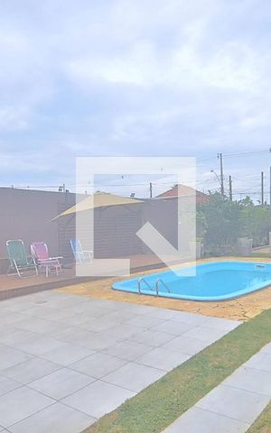 Casa à venda com 132m², 3 quartos e 5 vagas Casa à venda com 132m², 3 quartos e 5 vagasPátio