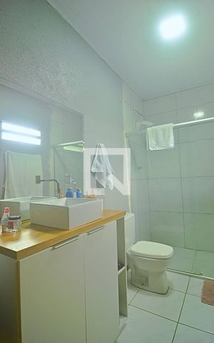 Casa à venda com 132m², 3 quartos e 5 vagas Casa à venda com 132m², 3 quartos e 5 vagasBanheiro Social