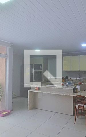 Casa à venda com 132m², 3 quartos e 5 vagas Casa à venda com 132m², 3 quartos e 5 vagasSala 1
