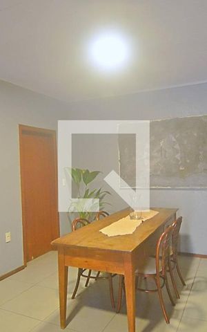 Casa à venda com 132m², 3 quartos e 5 vagas Casa à venda com 132m², 3 quartos e 5 vagasSala 2