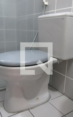 Apartamento para alugar com 65m², 2 quartos e 1 vagaBanheiro - Privada