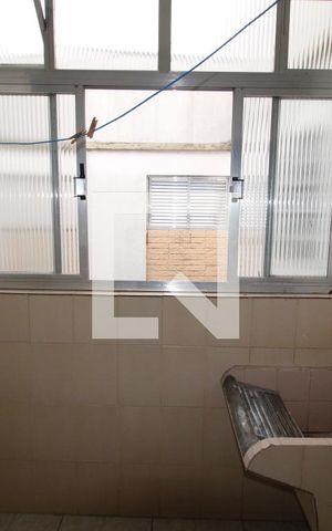 Apartamento para alugar com 71m², 2 quartos e 1 vagaÁrea de Serviço