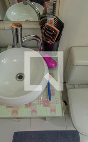 Apartamento à venda com 240m², 5 quartos e 3 vagas Apartamento à venda com 240m², 5 quartos e 3 vagasBanheiro da Suíte 2