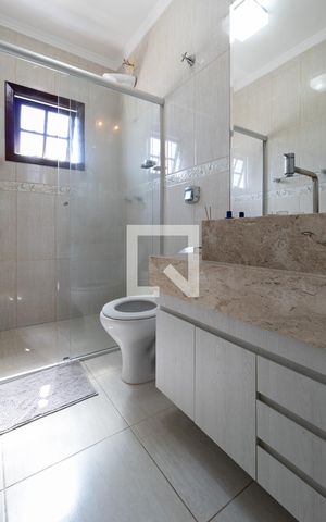 Casa à venda com 160m², 3 quartos e 2 vagasBanheiro do Quarto 1