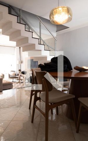 Casa à venda com 160m², 3 quartos e 2 vagasSala