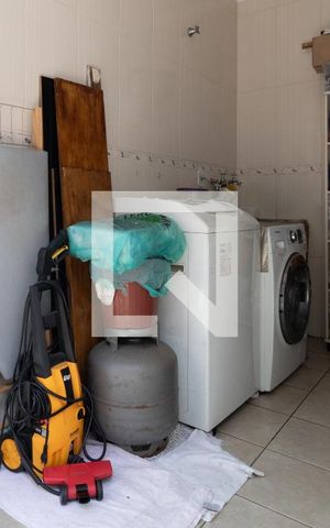 Casa à venda com 160m², 3 quartos e 2 vagasÁrea de Serviço