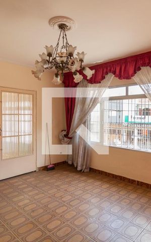 Casa para alugar com 13m², 3 quartos e 6 vagas Casa para alugar com 13m², 3 quartos e 6 vagasSala