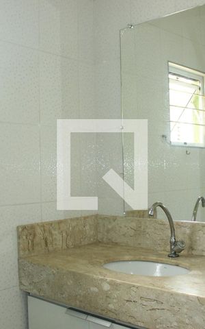 Casa à venda com 180m², 3 quartos e sem vagaBanheiro da Suíte
