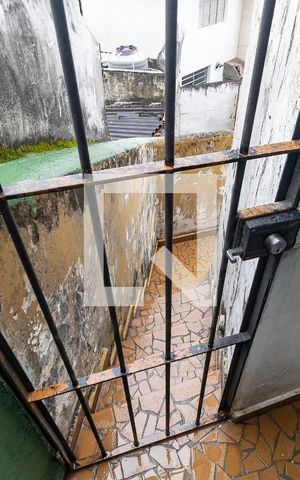 Casa à venda com 150m², 4 quartos e 2 vagas Casa à venda com 150m², 4 quartos e 2 vagasAcesso para o Corredor Lateral