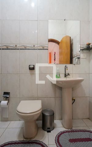 Casa para alugar com 179m², 2 quartos e 2 vagasBanheiro 