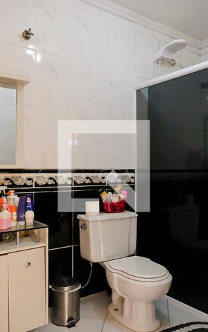 Casa para alugar com 179m², 2 quartos e 2 vagasBanheiro da Suíte
