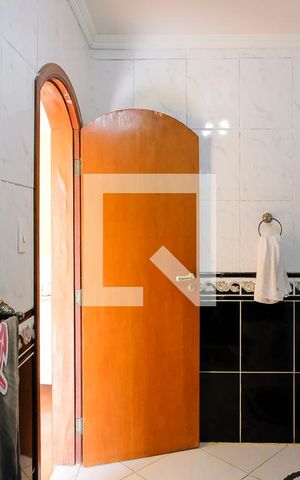 Casa para alugar com 179m², 2 quartos e 2 vagasBanheiro da Suíte