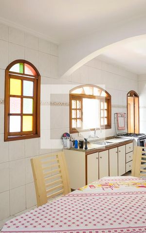 Casa para alugar com 179m², 2 quartos e 2 vagasCozinha