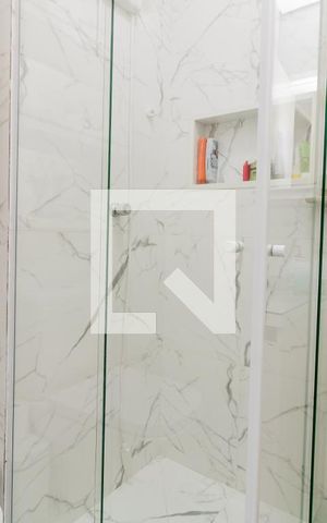 Apartamento à venda com 80m², 2 quartos e 1 vaga Apartamento à venda com 80m², 2 quartos e 1 vagaBanheiro
