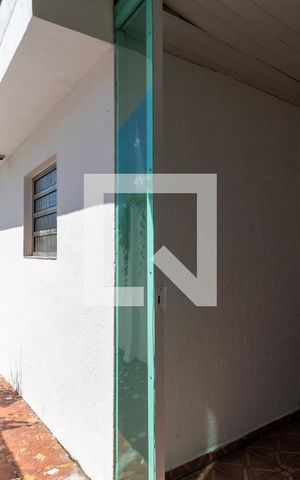 Casa à venda com 300m², 3 quartos e 2 vagasCorredor Lateral