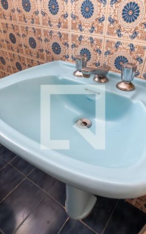 Casa à venda com 300m², 3 quartos e 2 vagasBanheiro 2