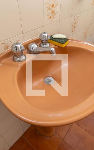 Casa à venda com 300m², 3 quartos e 2 vagasBanheiro 1