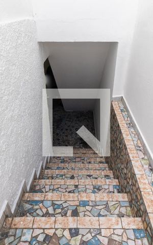Casa à venda com 300m², 3 quartos e 2 vagasEscada para a Garagem