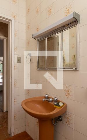 Casa à venda com 300m², 3 quartos e 2 vagasBanheiro 1