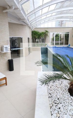 Apartamento à venda com 366m², 5 quartos e 5 vagasPiscina Coberta