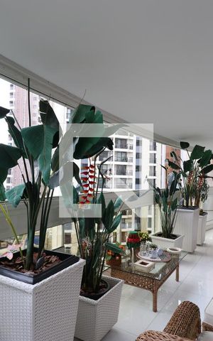 Apartamento à venda com 366m², 5 quartos e 5 vagasVaranda da Sala